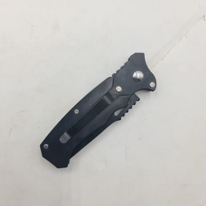 Briceag Deschidere a Lamei pe Buton, Model Scorpion, Sistem Prindere Curea, 16 cm, Negru