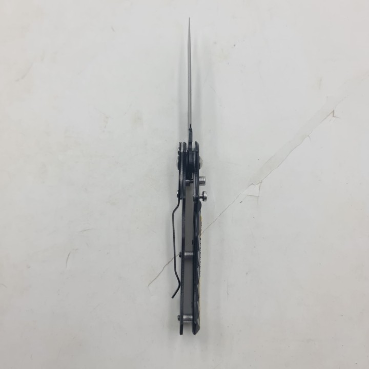 Briceag Deschidere a Lamei pe Buton, Model Scorpion, Sistem Prindere Curea, 16 cm, Negru