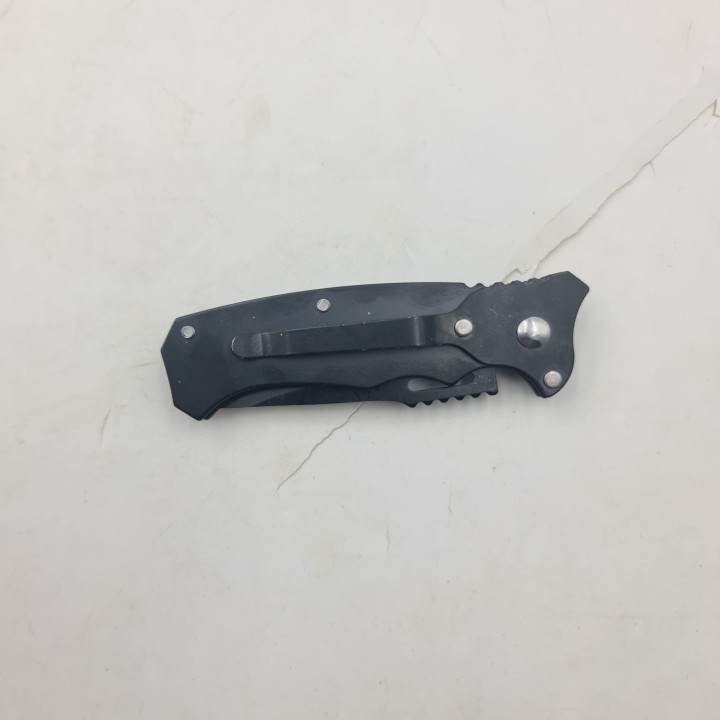 Briceag Deschidere a Lamei pe Buton, Model Scorpion, Sistem Prindere Curea, 16 cm, Negru